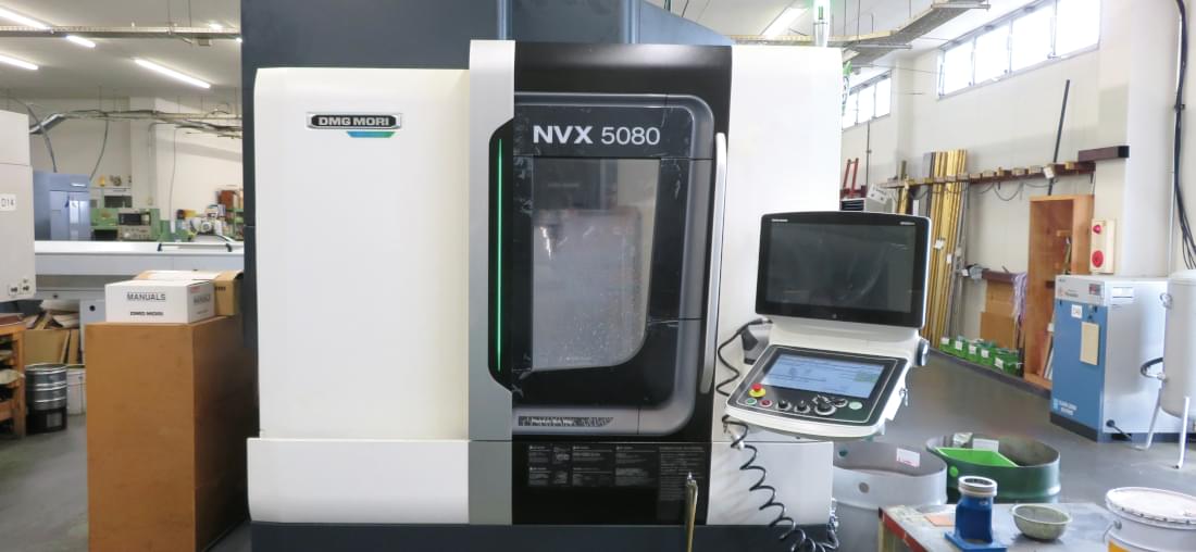 導入したDMG 森精機製立形マシニングセンタNVX 5080